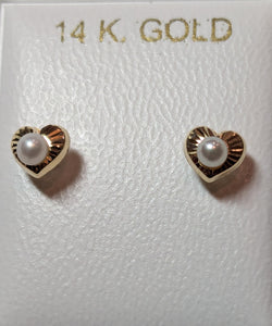 14 KT Heart with pearl screw back earrings